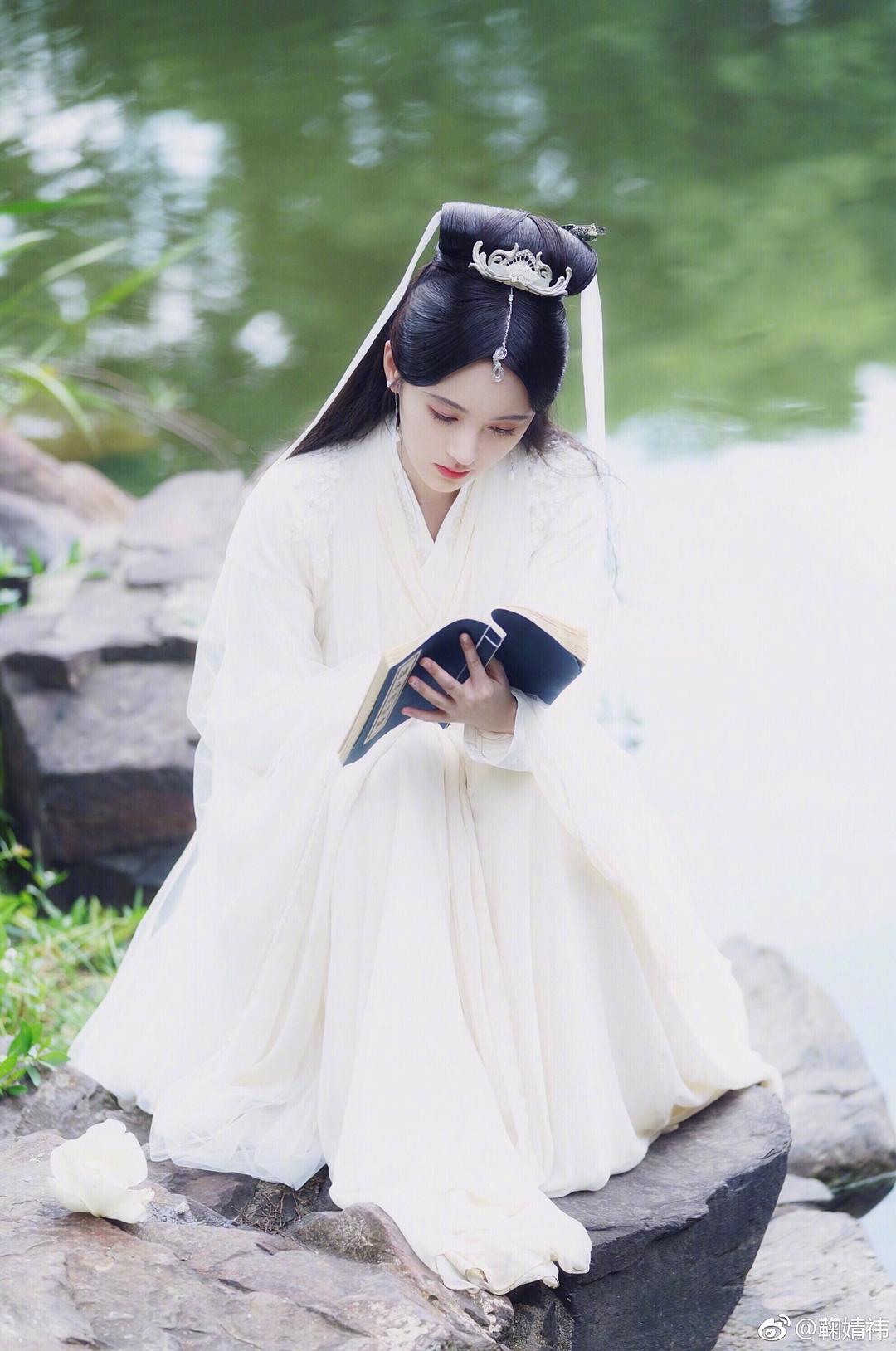 《新白娘子传奇》海报第41张图片