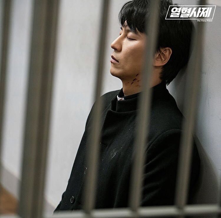 《热血司祭》海报第40张图片