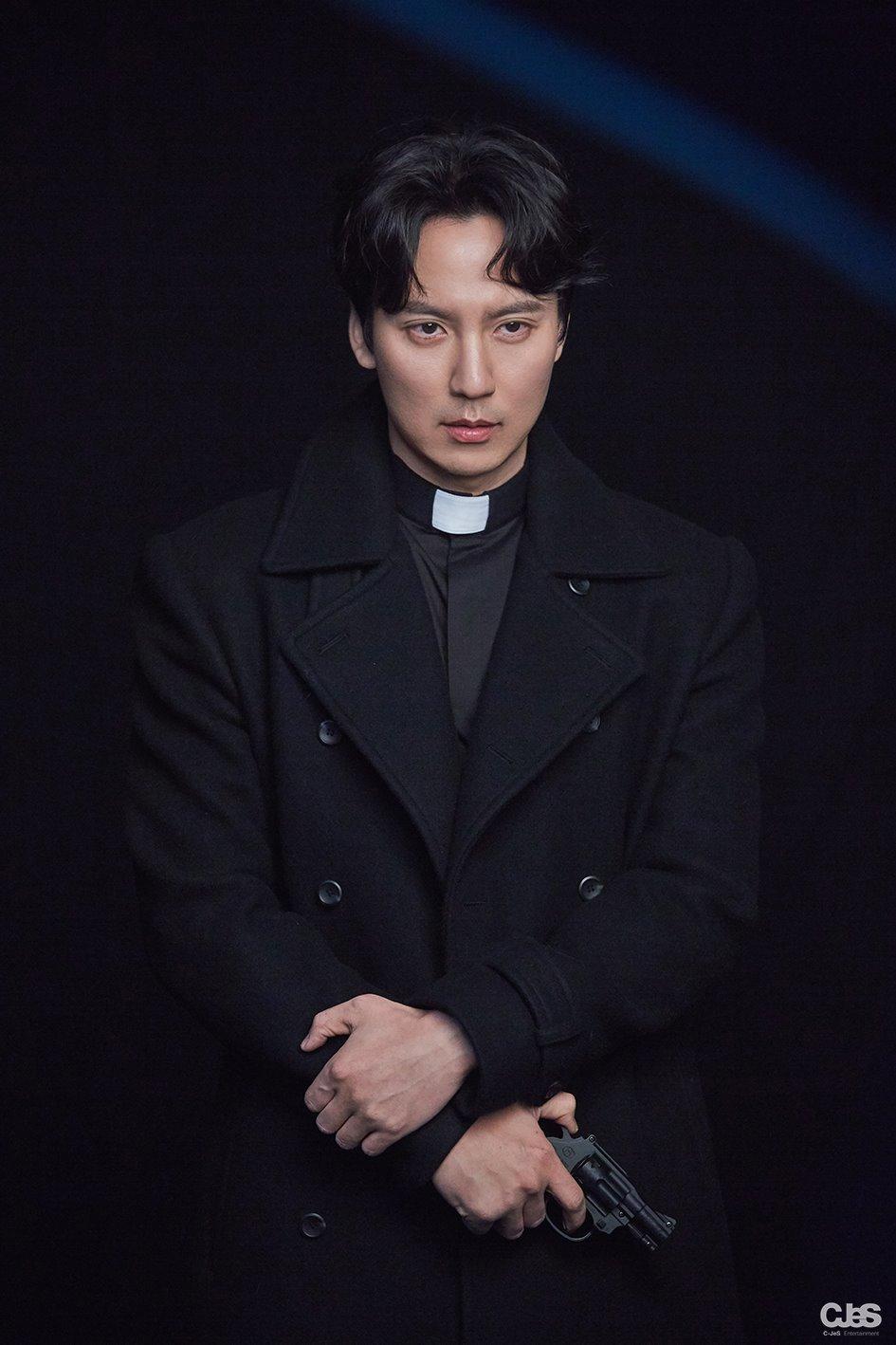 《热血司祭》海报第49张图片