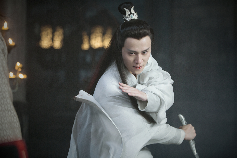 秦俊杰饰萧忆情