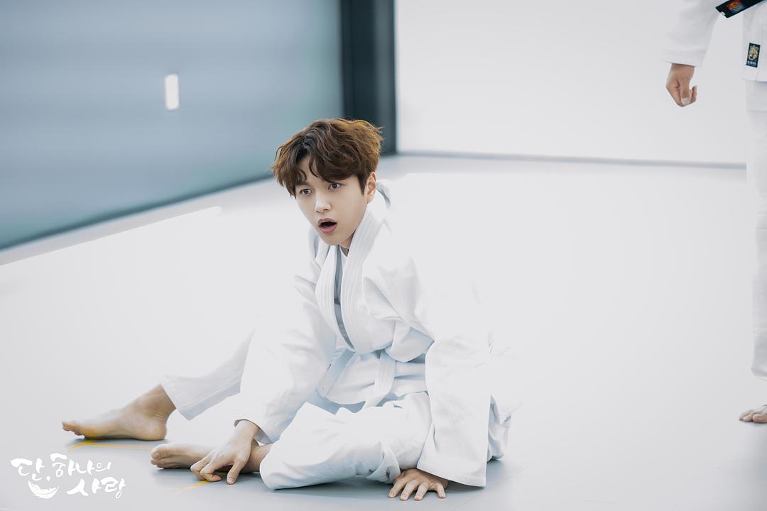 《仅此一次的爱情》剧照第53张图片