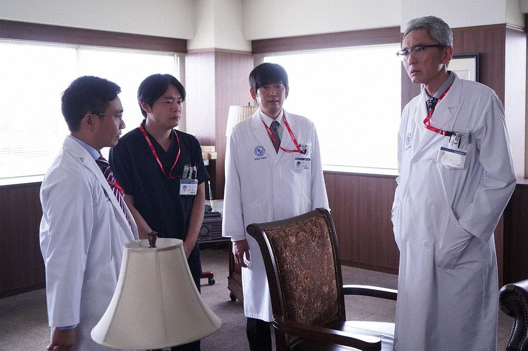 《白色巨塔》剧照第26张图片