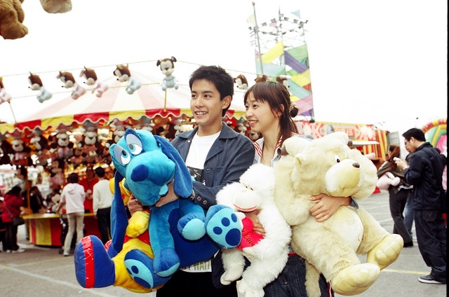 《一屋两家三姓人》海报