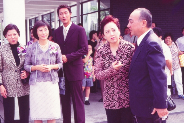 《婚前昏后》海报第24张图片