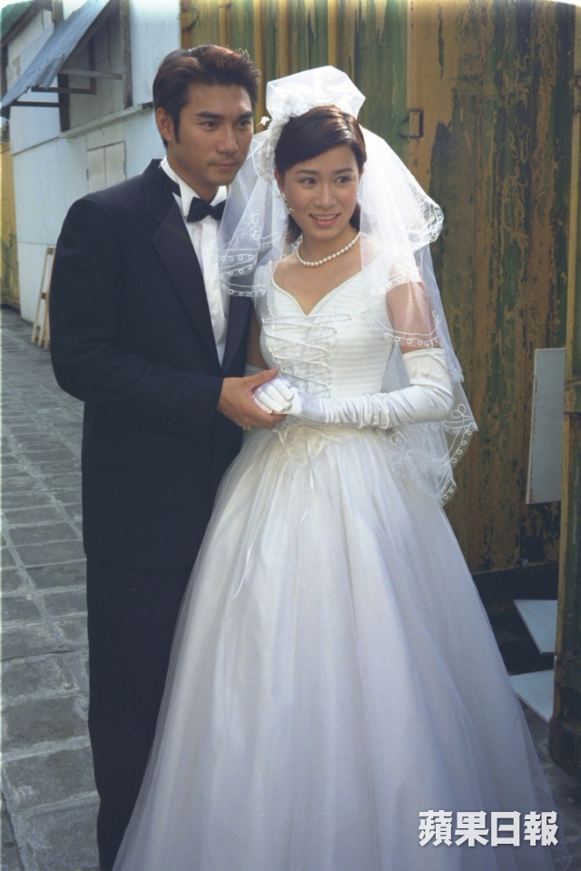 《情牵百子柜》海报