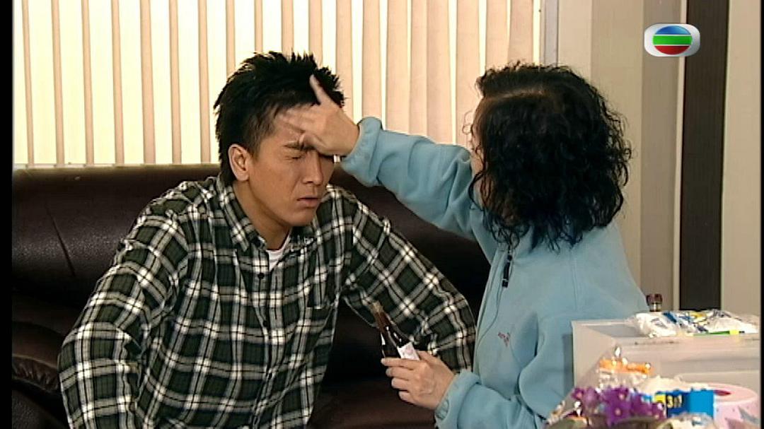 《甜言蜜语》剧照第36张图片