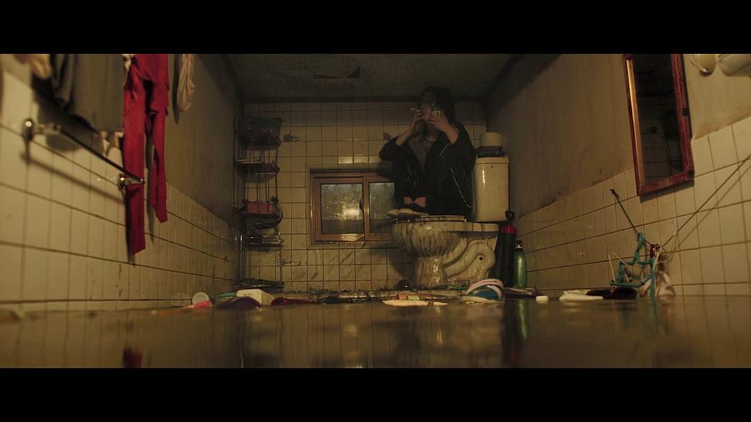 《寄生虫》剧照第54张图片
