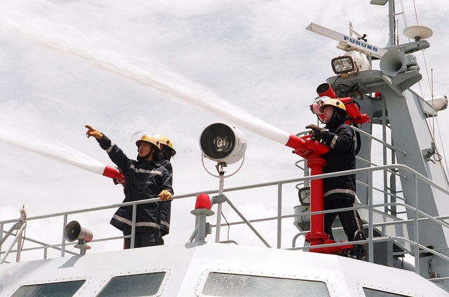 《烈火雄心2》海报第19张图片