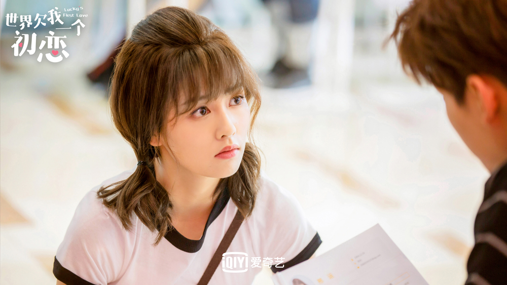 白鹿变身“007”女孩...