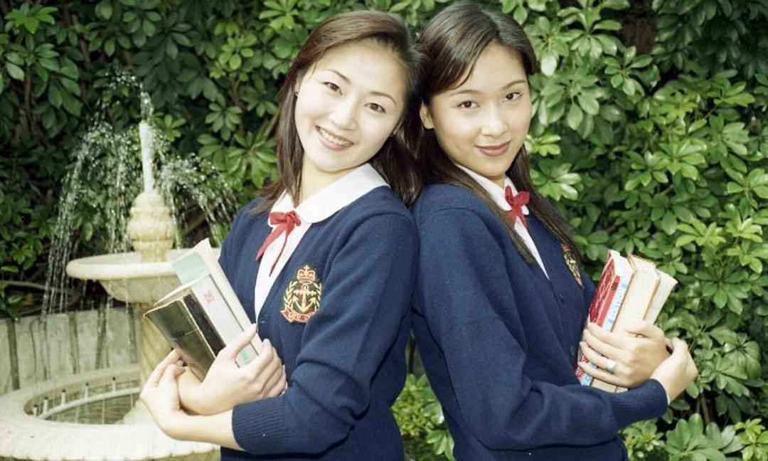 《我和僵尸有个约会II》海报