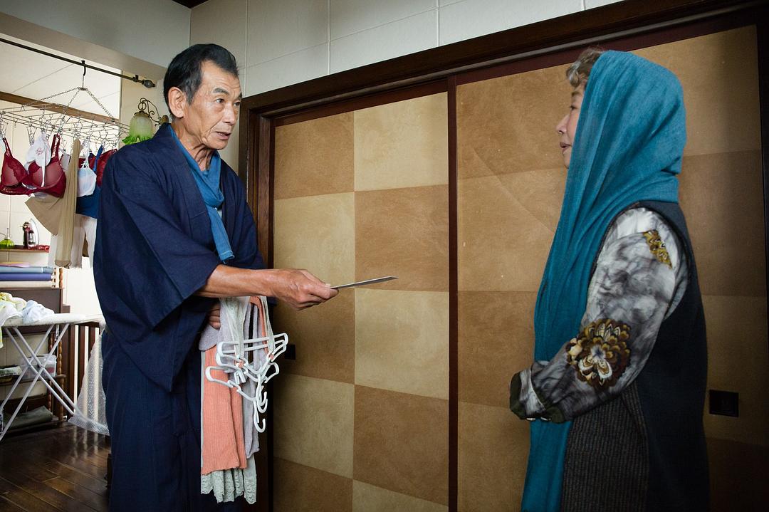 《同一屋檐下的四个女人》剧照第2张图片