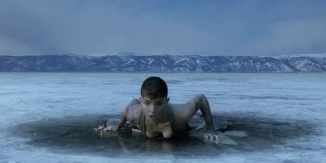 《蝙蝠女侠第一季》剧照第16张图片