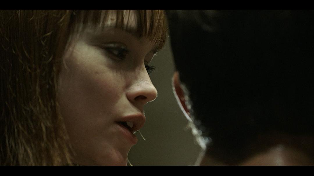 《绊脚石》剧照第27张图片