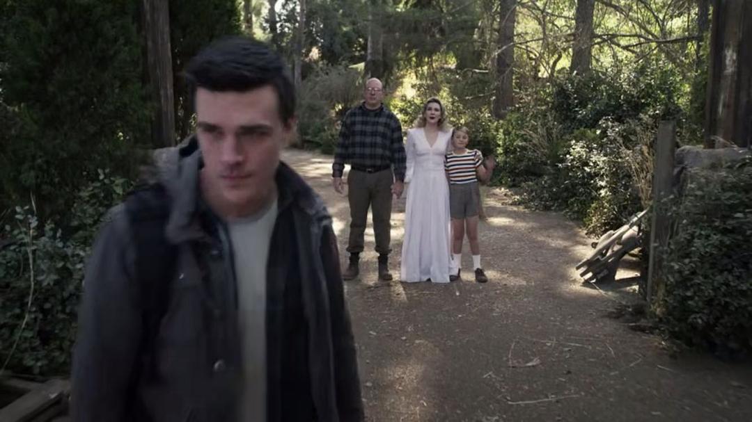 《美国恐怖故事：1984第九季》剧照