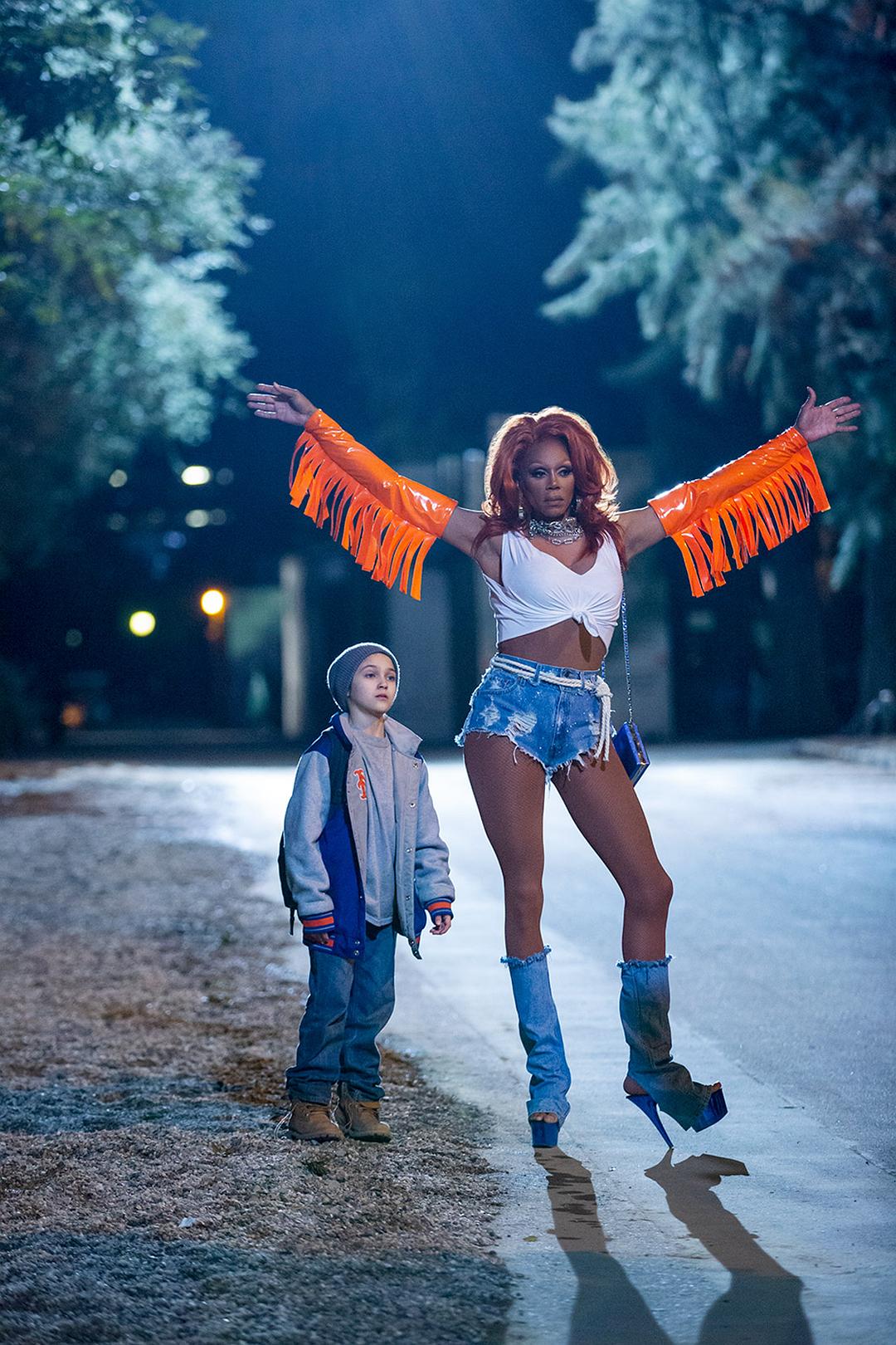 《酷妹辣皇后》海报第12张图片