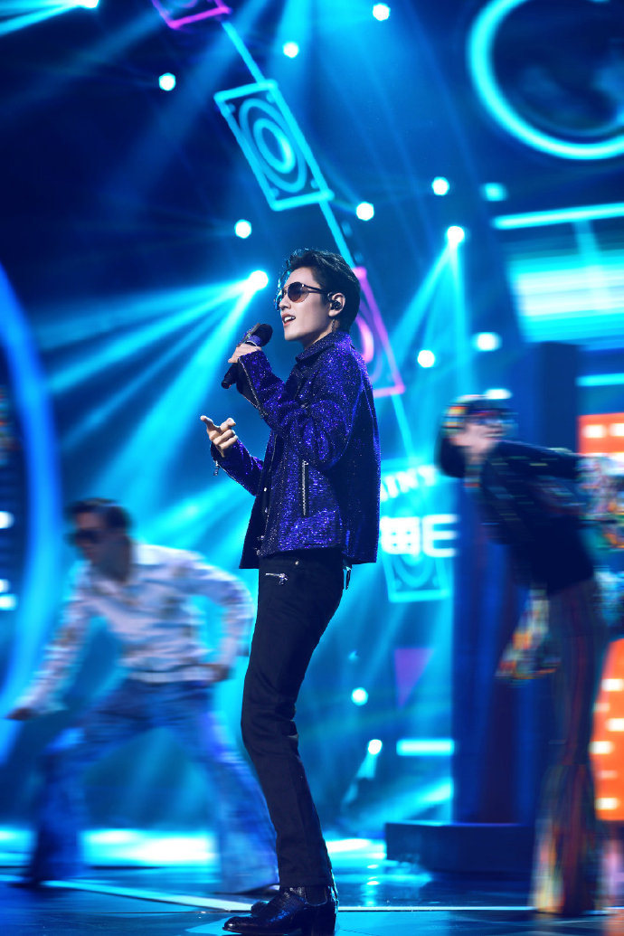 《我们的歌》剧照第14张图片