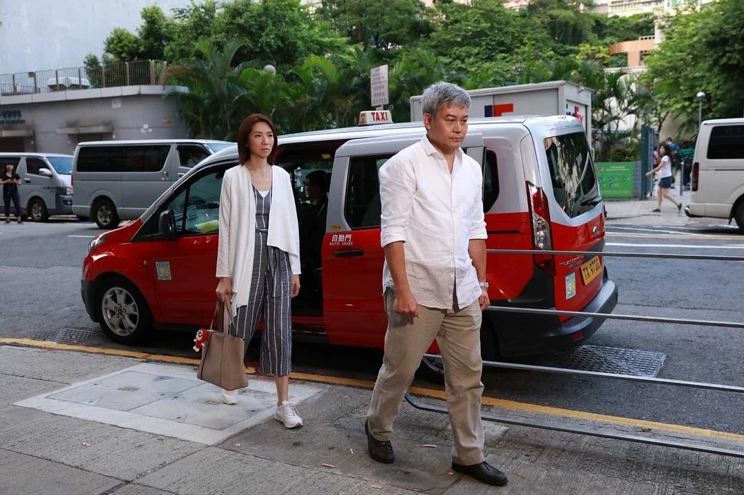 《牛下女高音》剧照