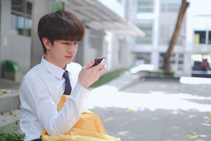 《待到重逢时》海报第36张图片