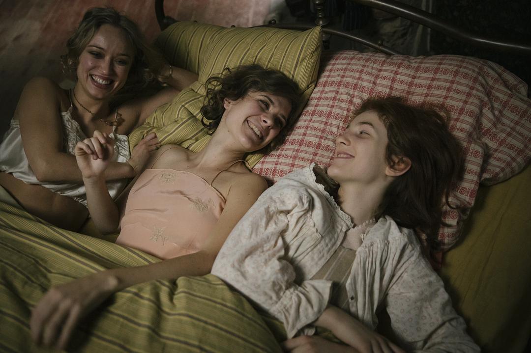 《巴比伦柏林第三季》海报第5张图片