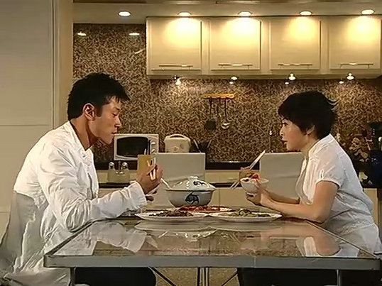 《两妻时代》剧照第26张图片