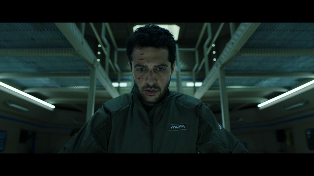 这人好像Holden和Ale...