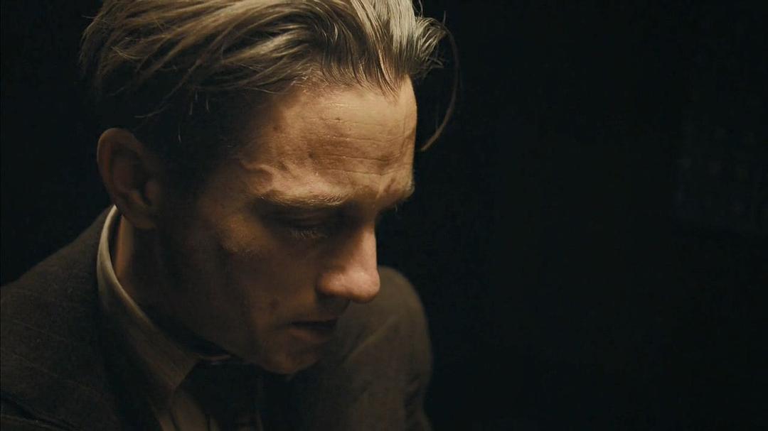 《巴比伦柏林第三季》海报第42张图片