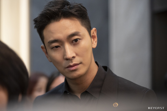 《鬣狗式生存》剧照第6张图片