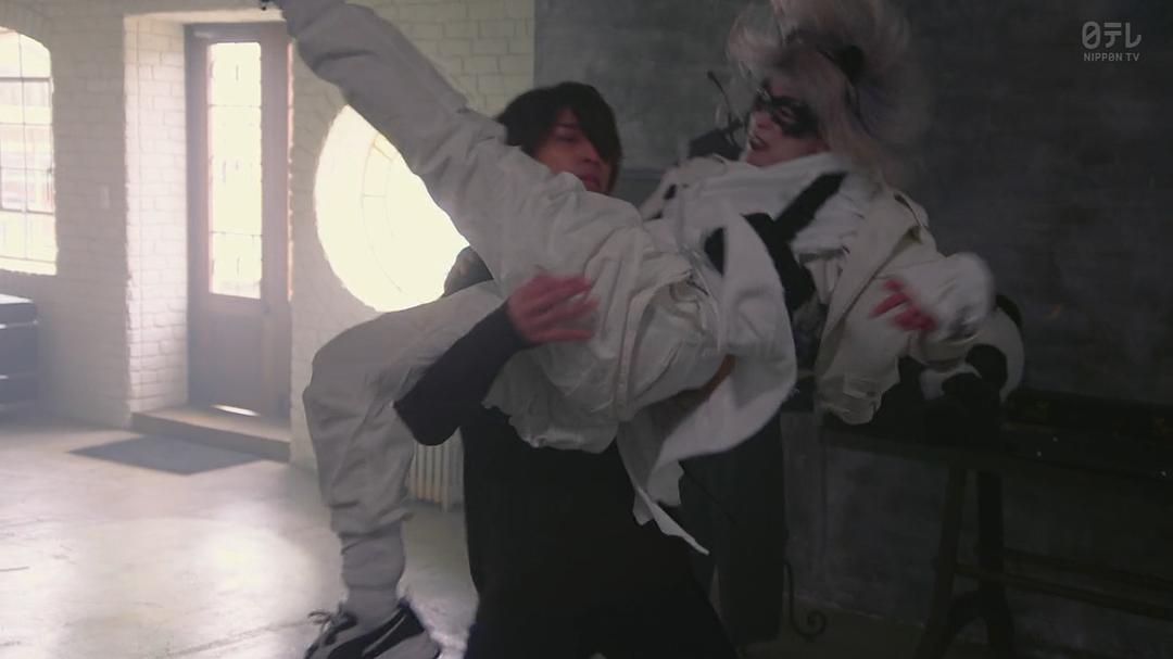 《在不白不黑的世界里，熊猫笑了》剧照第57张图片