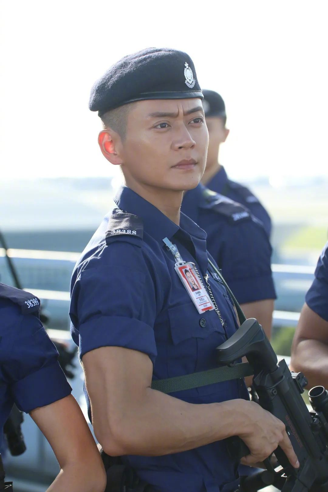 《机场特警》剧照第25张图片