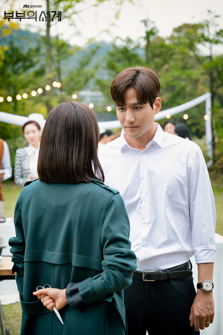 《夫妻的世界》剧照第23张图片