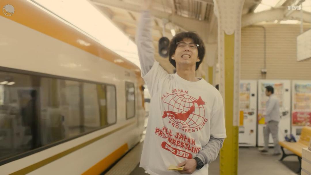 《只在想死的夜晚》海报第36张图片