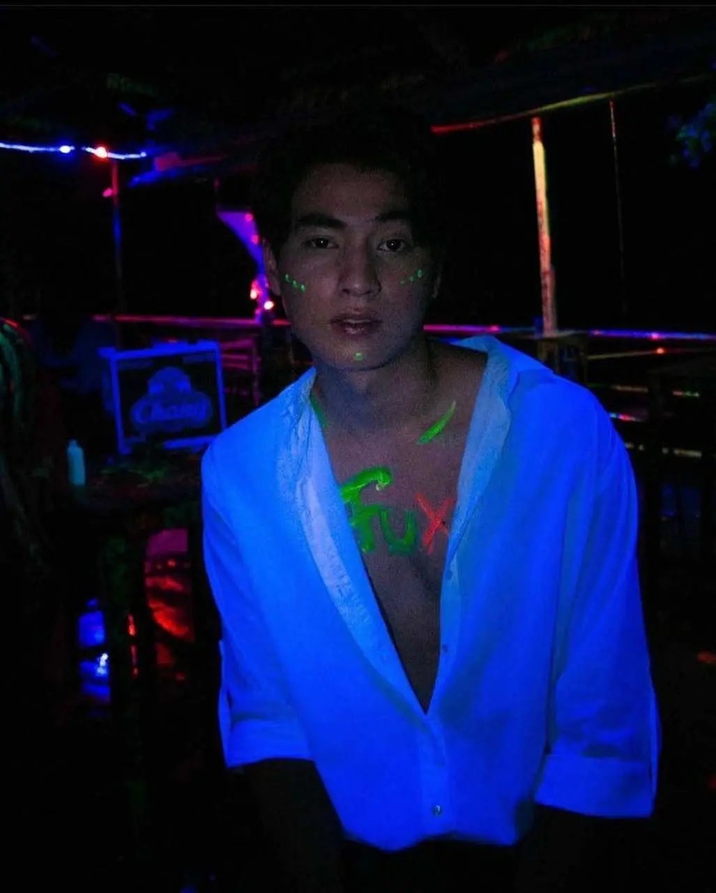 《与爱同居》剧照第43张图片