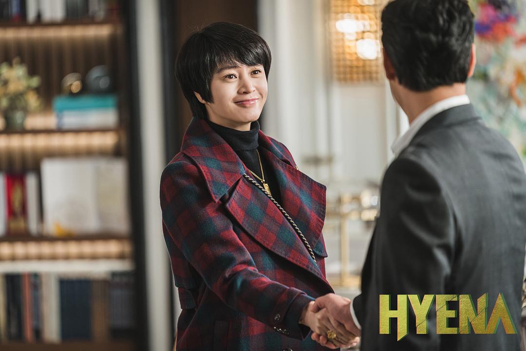 《鬣狗式生存》剧照第42张图片