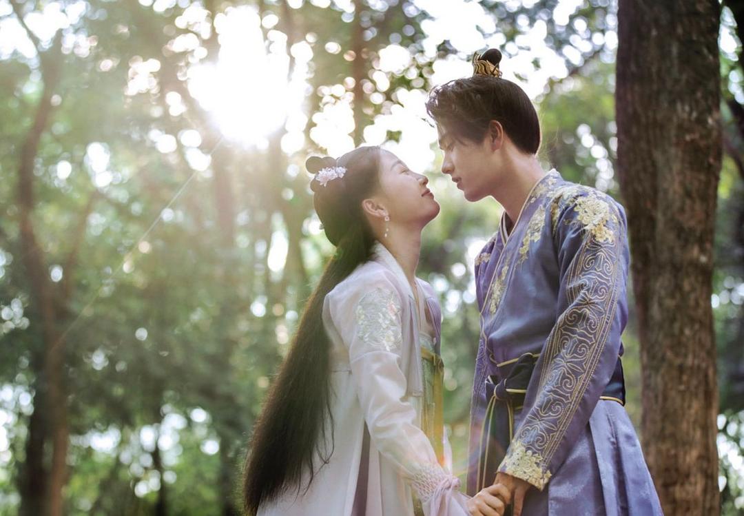 《少主且慢行第二季》海报