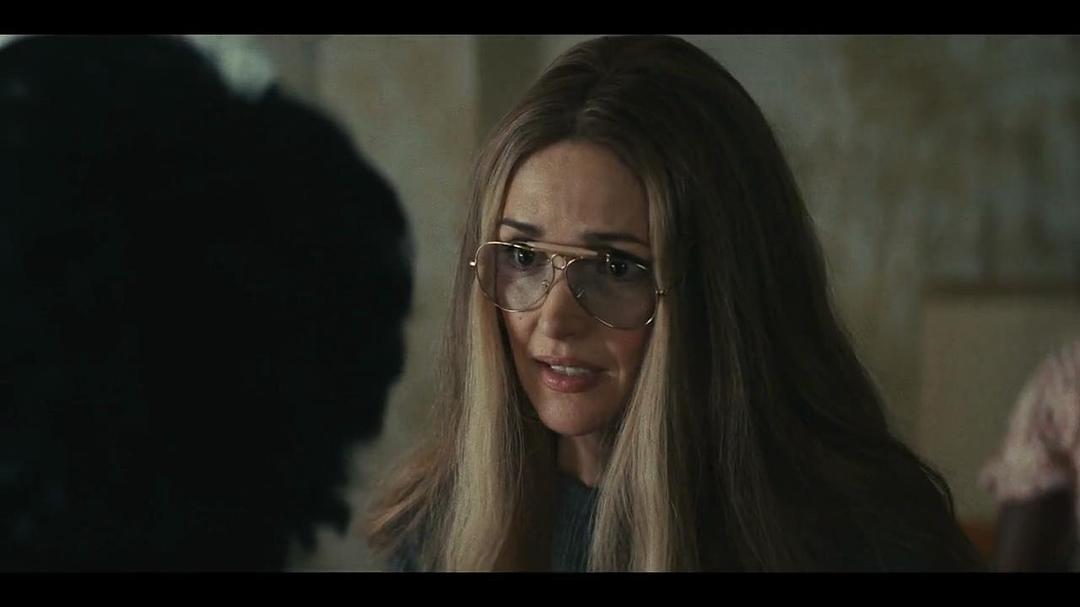 《美国夫人》海报第52张图片