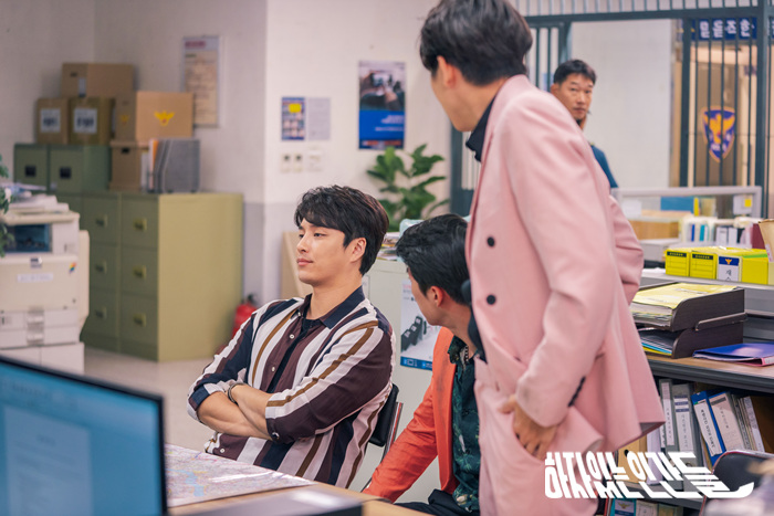 《有瑕疵的人们》剧照第56张图片