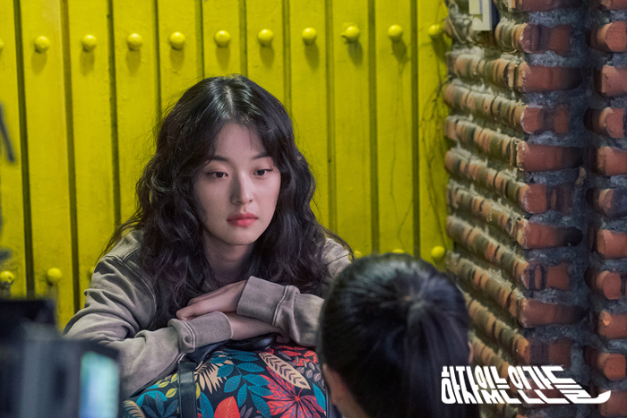 《有瑕疵的人们》剧照第27张图片