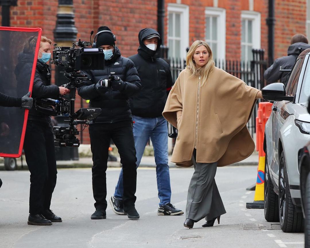 《剖析丑闻》剧照第24张图片