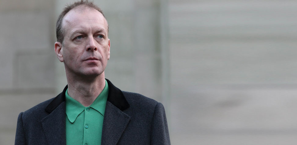 《鬼影喧嚣第一季》海报第19张图片