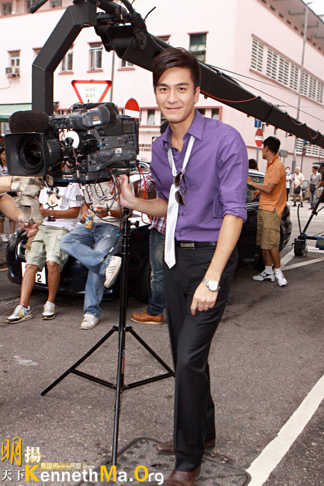 《谈情说案》海报