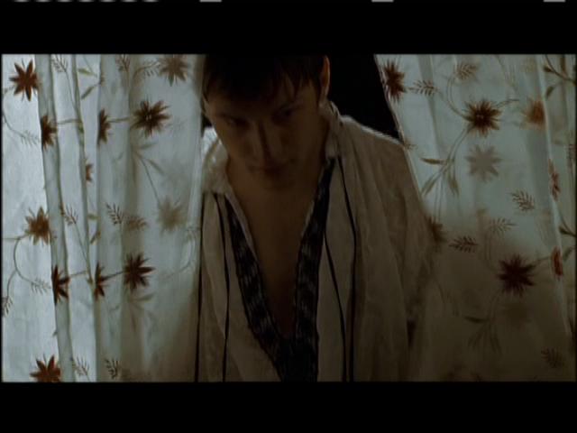 《童贞女王》剧照第21张图片