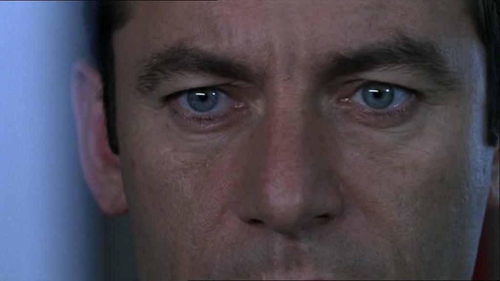 大使的眼睛好漂亮