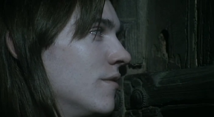 完美侧颜+坏笑。。。...