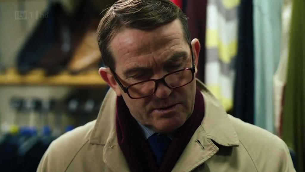 《法律与秩序(英版)第一季》剧照第25张图片