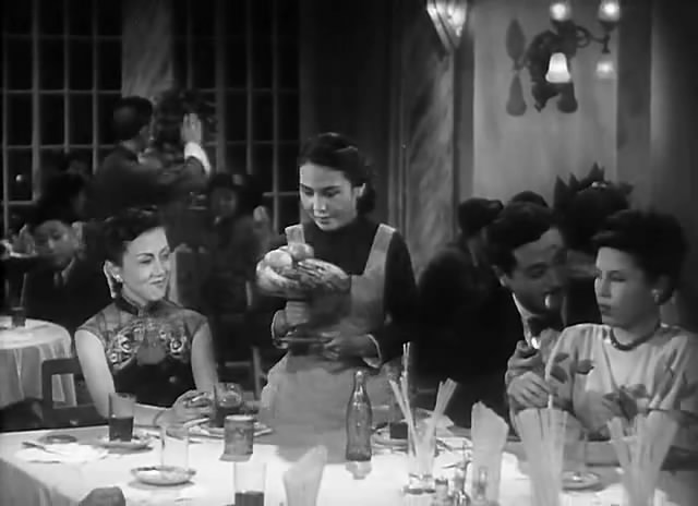 《一江春水向东流》剧照第27张图片