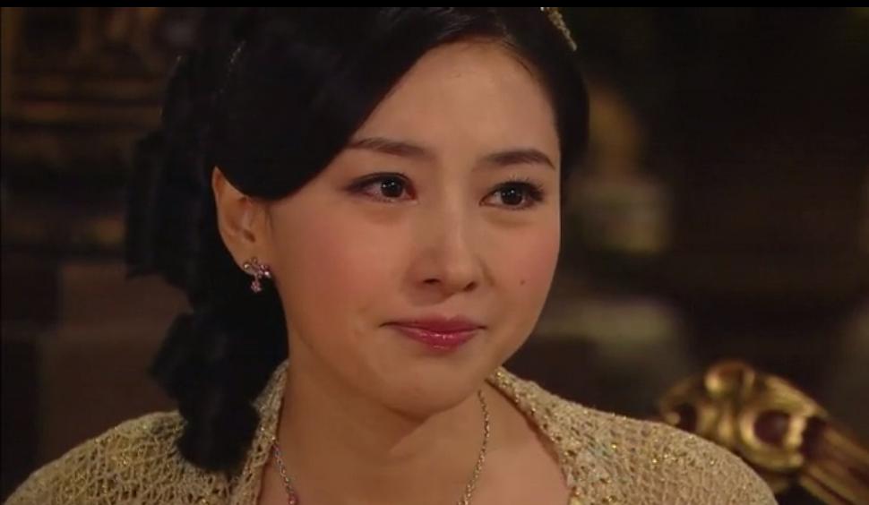 《名媛望族》剧照第26张图片