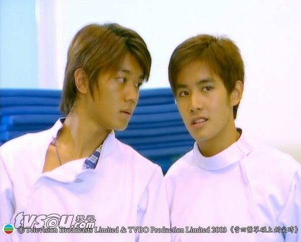 《当四叶草碰上剑尖时》海报