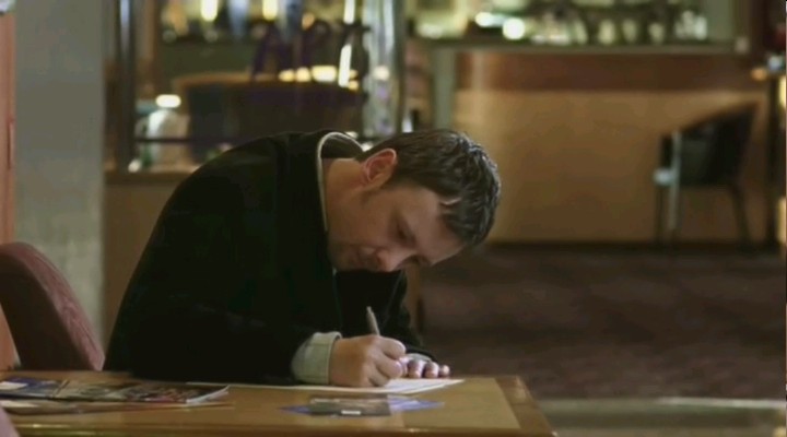 《政局密云》剧照