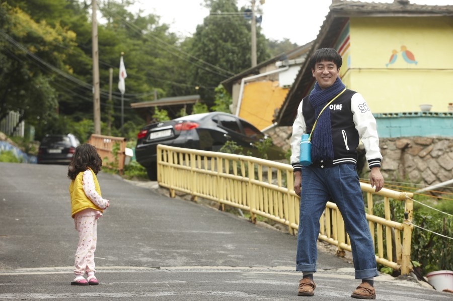 《7号房的礼物》剧照第29张图片