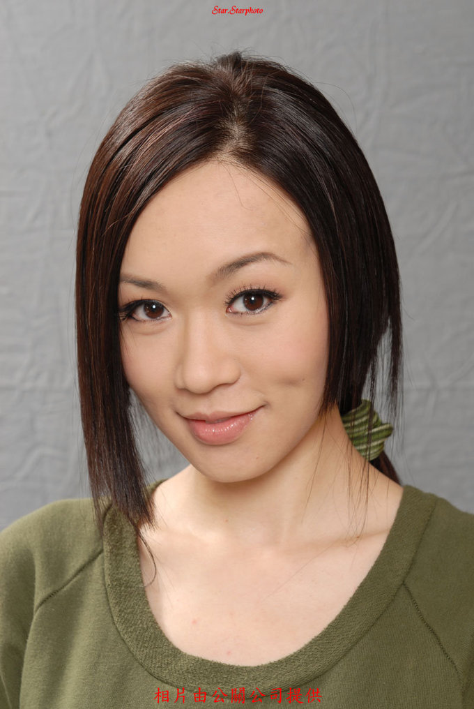 杨思琦饰利蓉珊